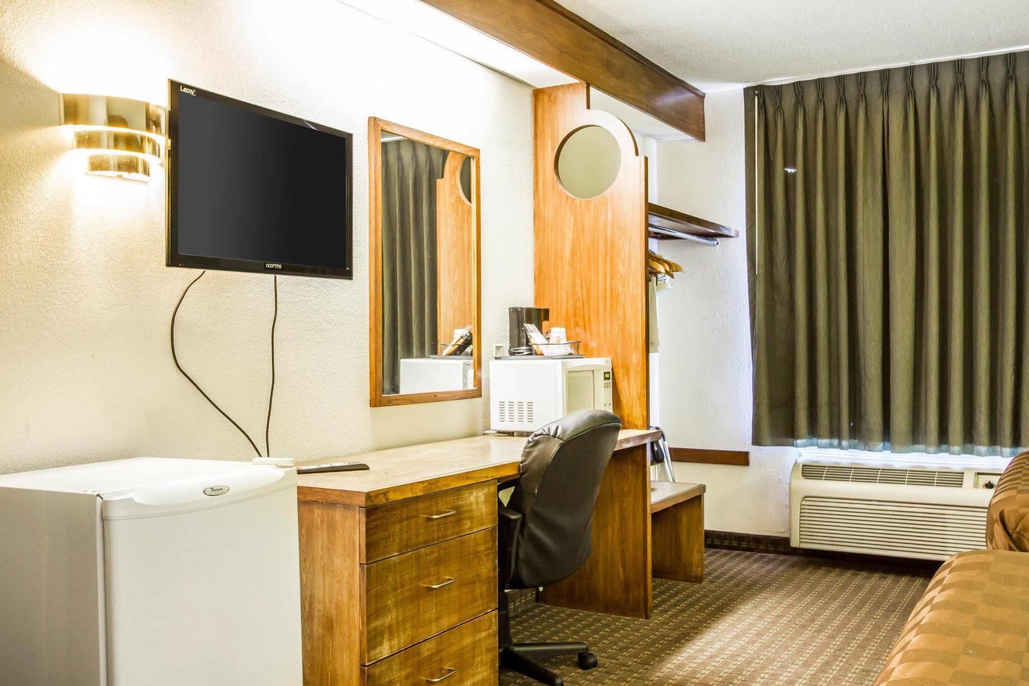 Rodeway Inn Memphis Extérieur photo