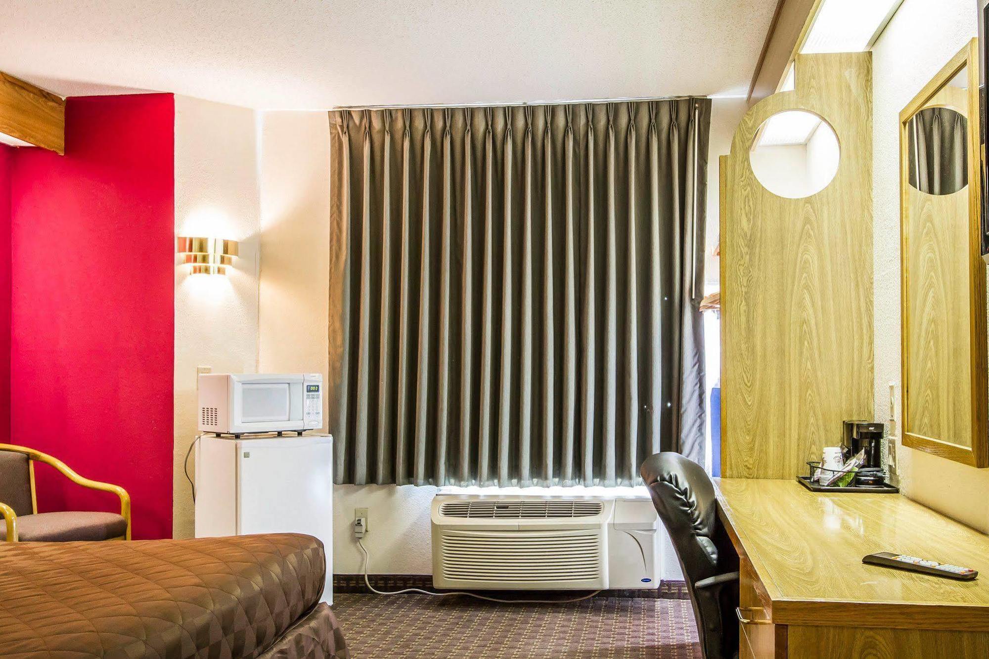 Rodeway Inn Memphis Extérieur photo