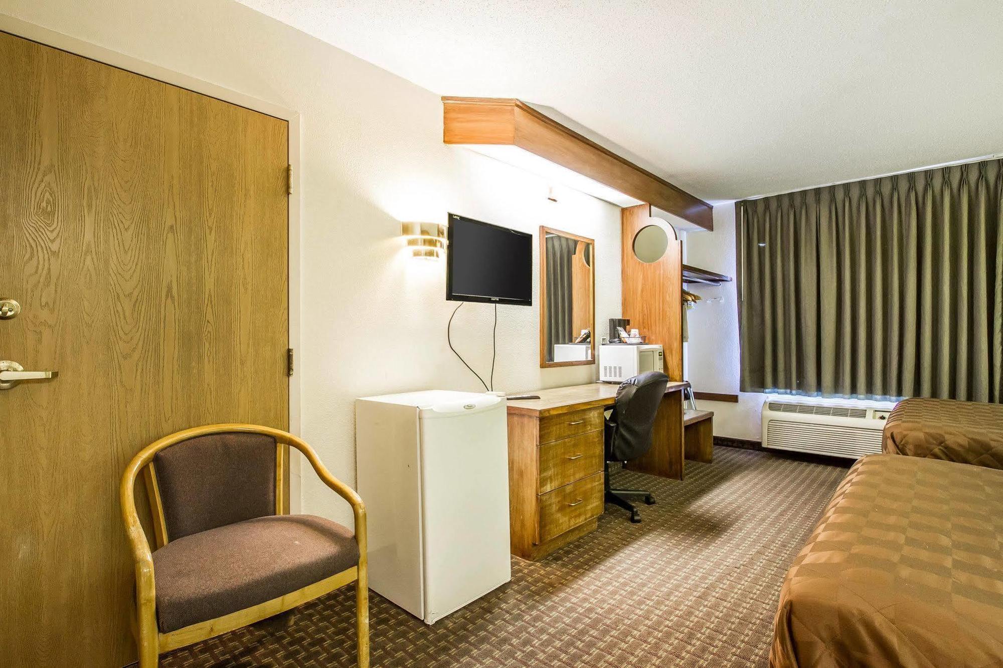 Rodeway Inn Memphis Extérieur photo